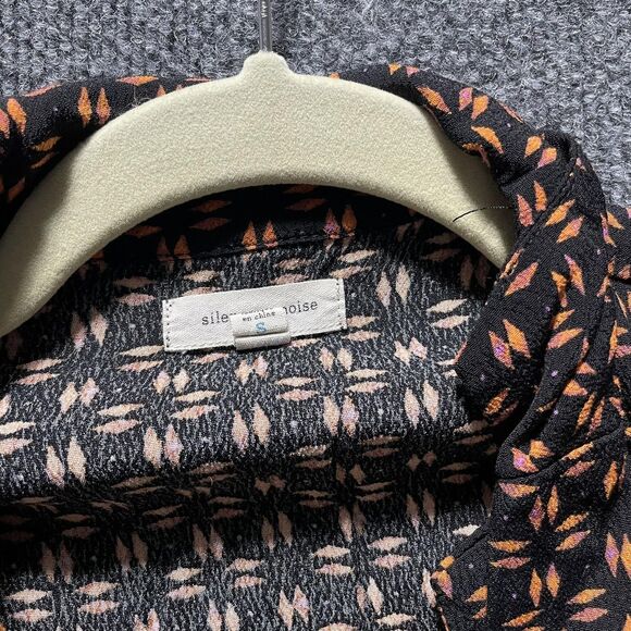 Silence + Noise Shirt Womens Small Geometric Button Front Fitted Top - Picture 2 of 7